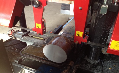 凤岗镇卧式带锯床加工时出现明显振荡如何排查？